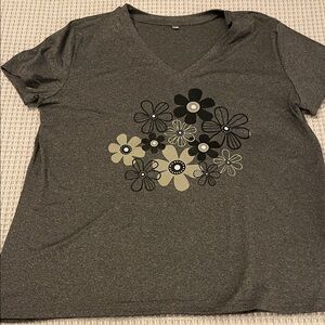 Chic unbranded Floral V-Neck Charcoal Tee size xxl nwot